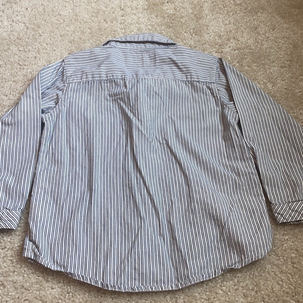 Boys button down striped shirt 4T - Picture 5 of 6